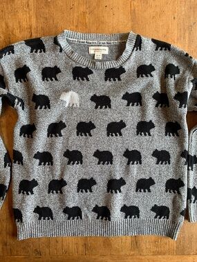 Parkhurst Gray Crewneck Sweater with Black Bear Motif and White Accent
